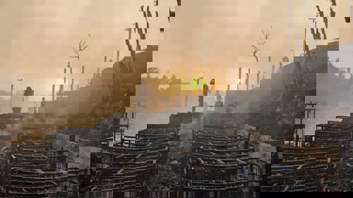 Eldsvådor är alltid en risk i flyktinglägren i Cox's Bazar i Bangladesh. En brand som svepte genom lägret 2023 förstörde över 3 000 boenden, sjukhus och skolor och gjorde omkring 16 000 flyktingar hemlösa.