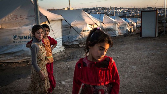 Flickar på flykt från Syrien bor i flyktingläger i Irak.