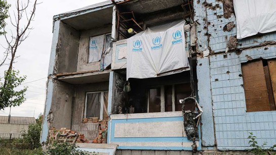 Över 800 000 hem är förstörda i Ukraina, många går inte att bygga upp igen. Människors hem går inte att bo i under vintern.